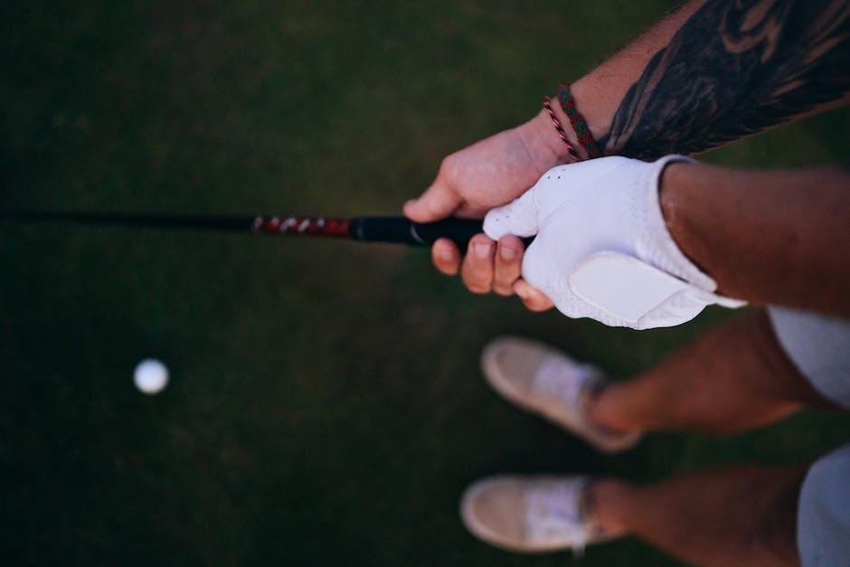 How to Hold a Golf Club: Step-by-Step Guide for Beginners